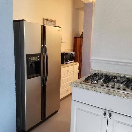 The Seahorse Apt - Lakeside And Close To The Beach Lägenhet Galveston Exteriör bild