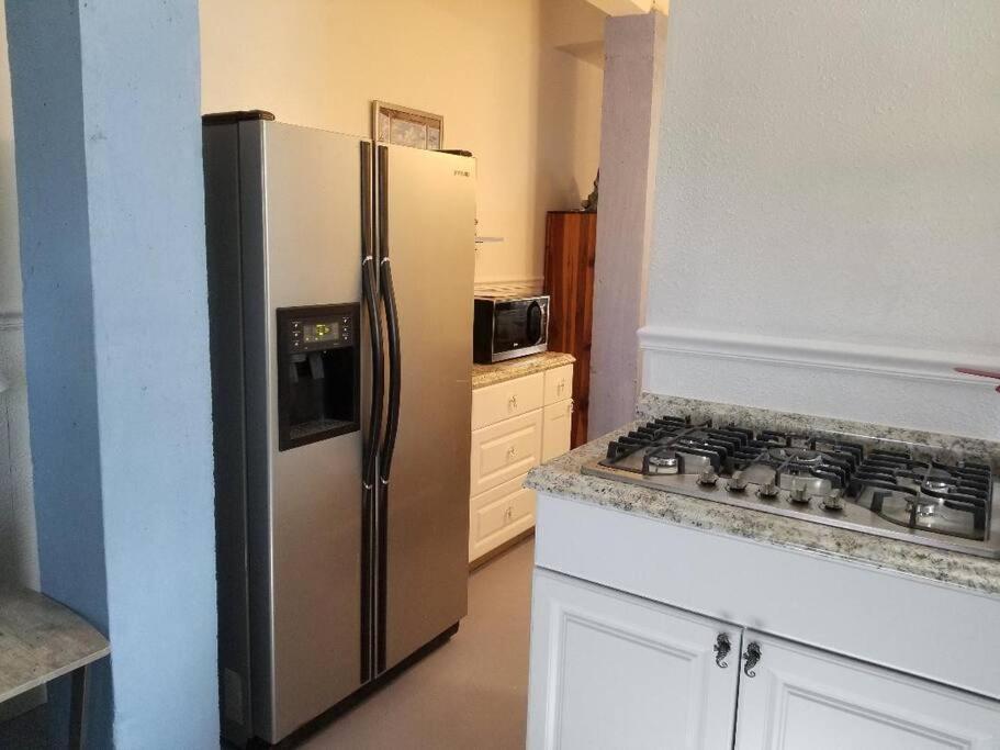 The Seahorse Apt - Lakeside And Close To The Beach Lägenhet Galveston Exteriör bild