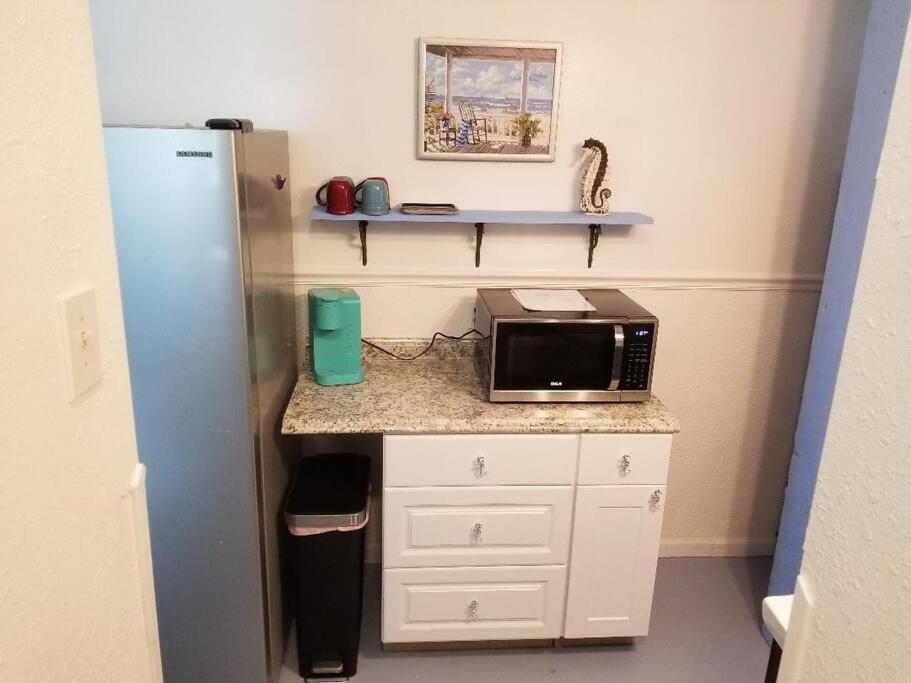 The Seahorse Apt - Lakeside And Close To The Beach Lägenhet Galveston Exteriör bild