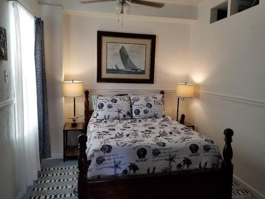The Seahorse Apt - Lakeside And Close To The Beach Lägenhet Galveston Exteriör bild